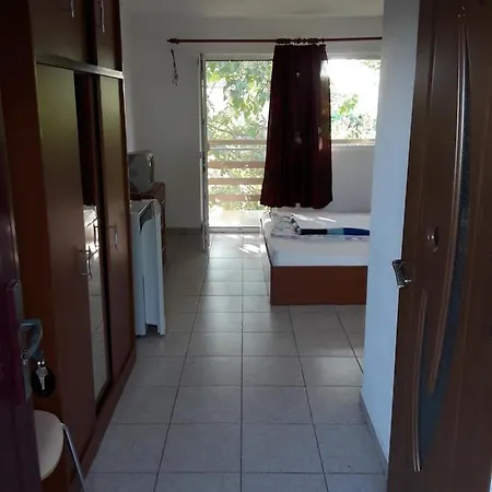 بيت ضيافة Catrini