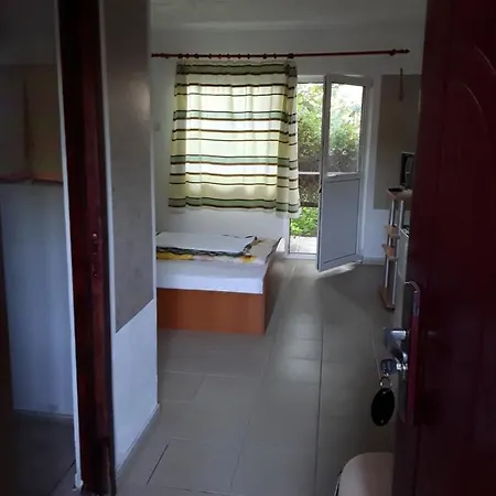 Catrini ゲストハウス